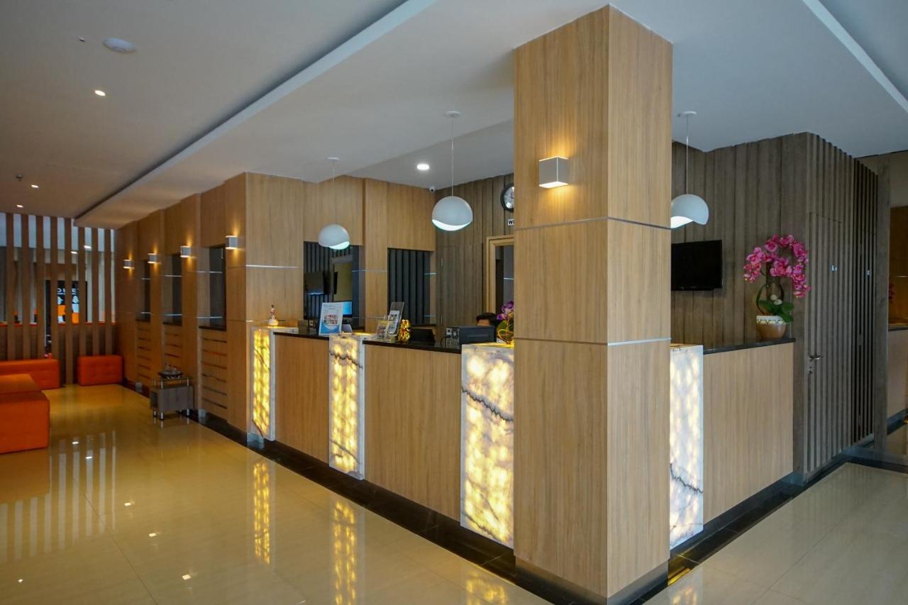 Oyo 344 Kr Hotel Παλεμπάνγκ Εξωτερικό φωτογραφία